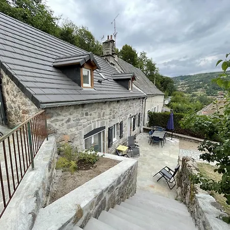 Maison Au Coeur Des Volcans * Laveissière