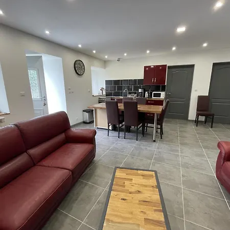 Prázdninový dům Maison Au Coeur Des Volcans *