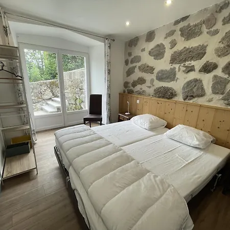 Maison Au Coeur Des Volcans * Laveissière